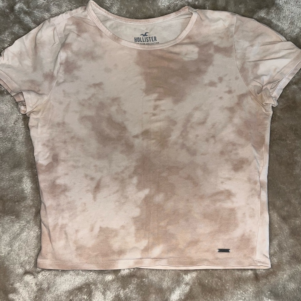 Hollister Women's Beige Tie-Dye Short Sleeve Tee